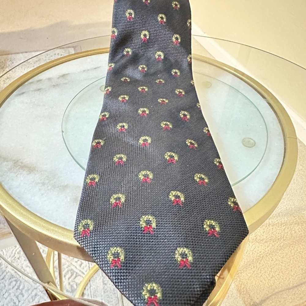 Henry Jacobson 100% Silk Holiday Tie – Wreath Pattern, Handmade